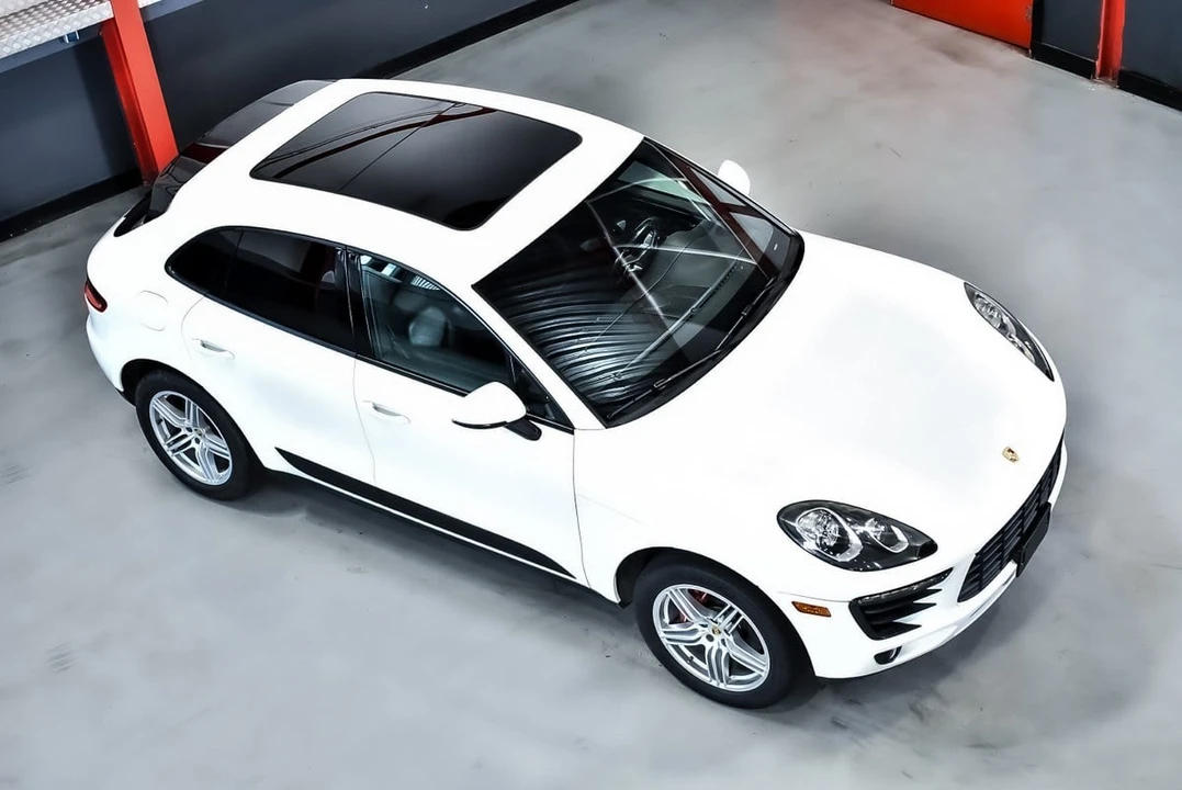 2015 Porsche Macan S - Image 17 of 30