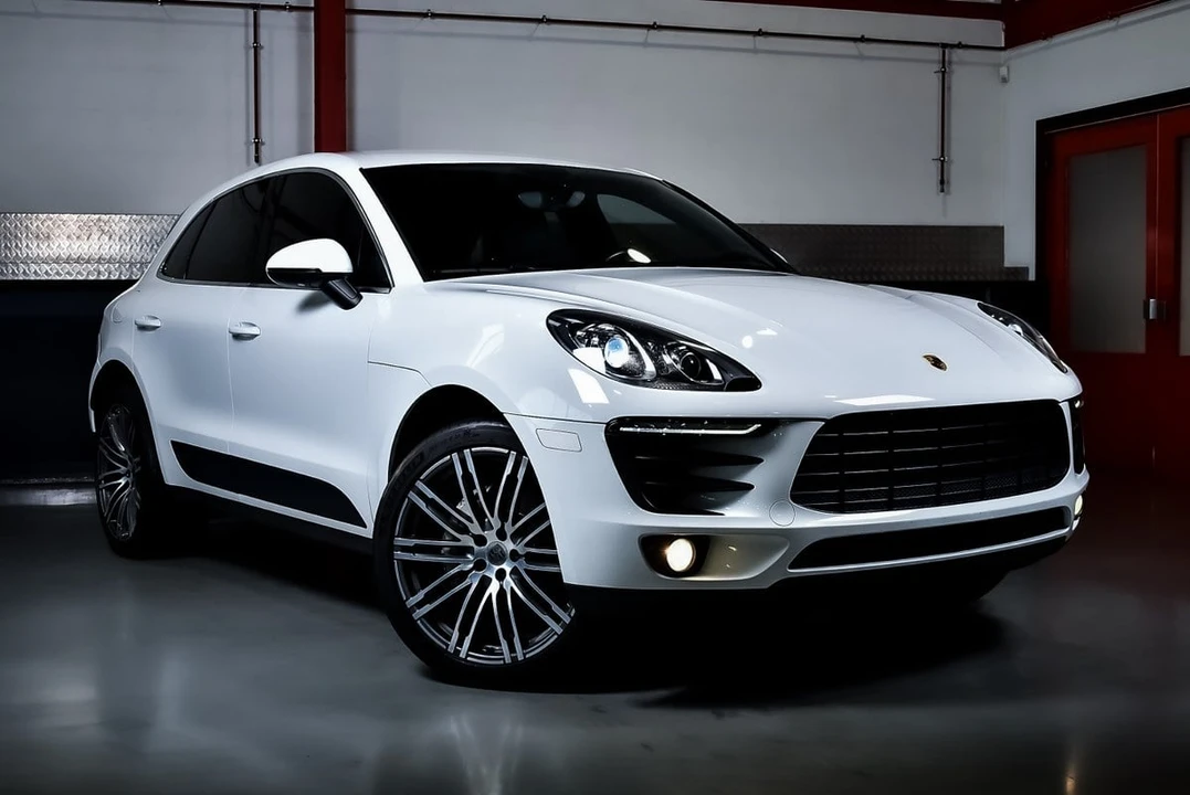 2015 Porsche Macan S - Image 11 of 30