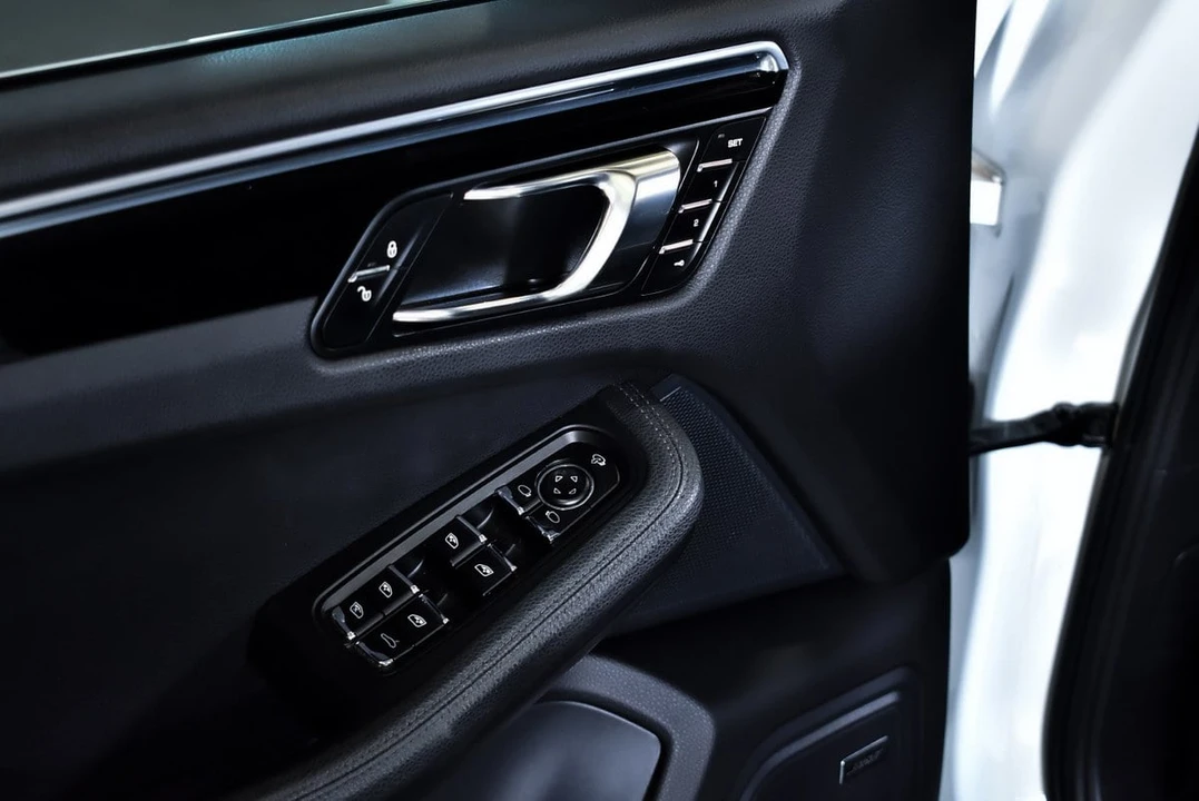 2015 Porsche Macan S - Image 30 of 30
