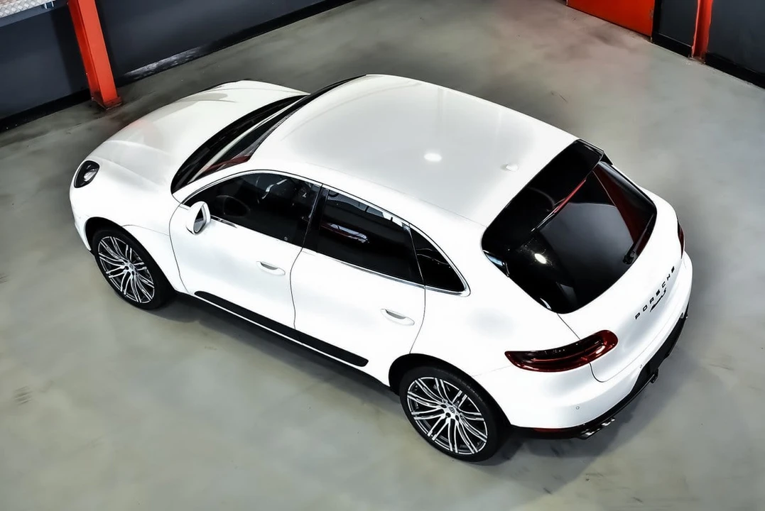 2015 Porsche Macan S - Image 28 of 30