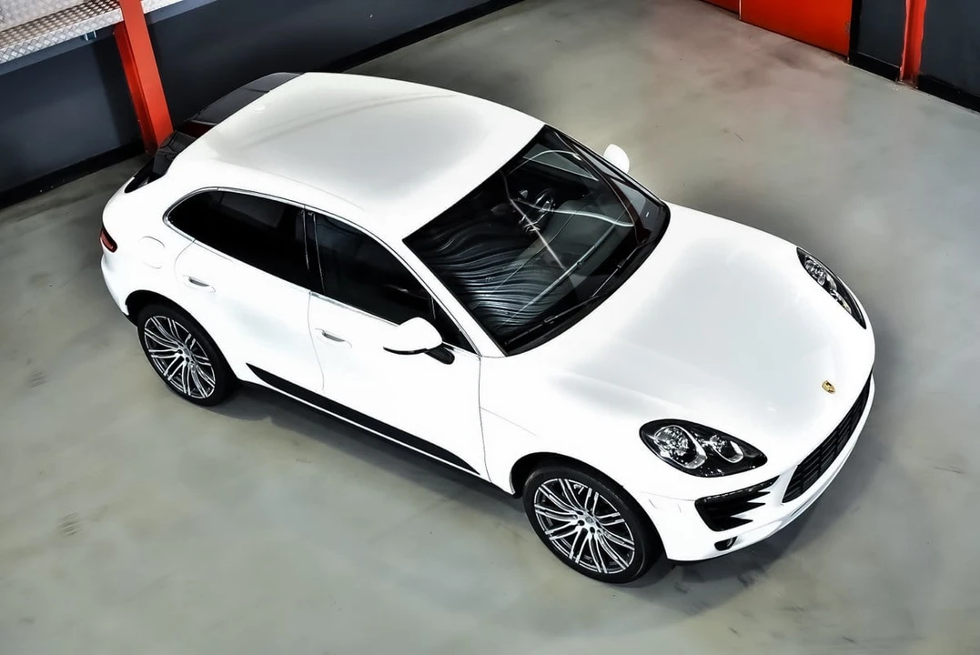 2015 Porsche Macan S - Image 17 of 30