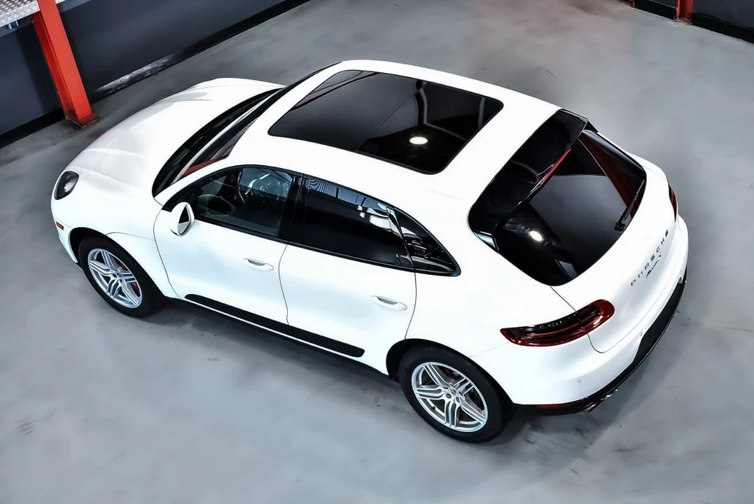 2015 Porsche Macan S - Image 26 of 30