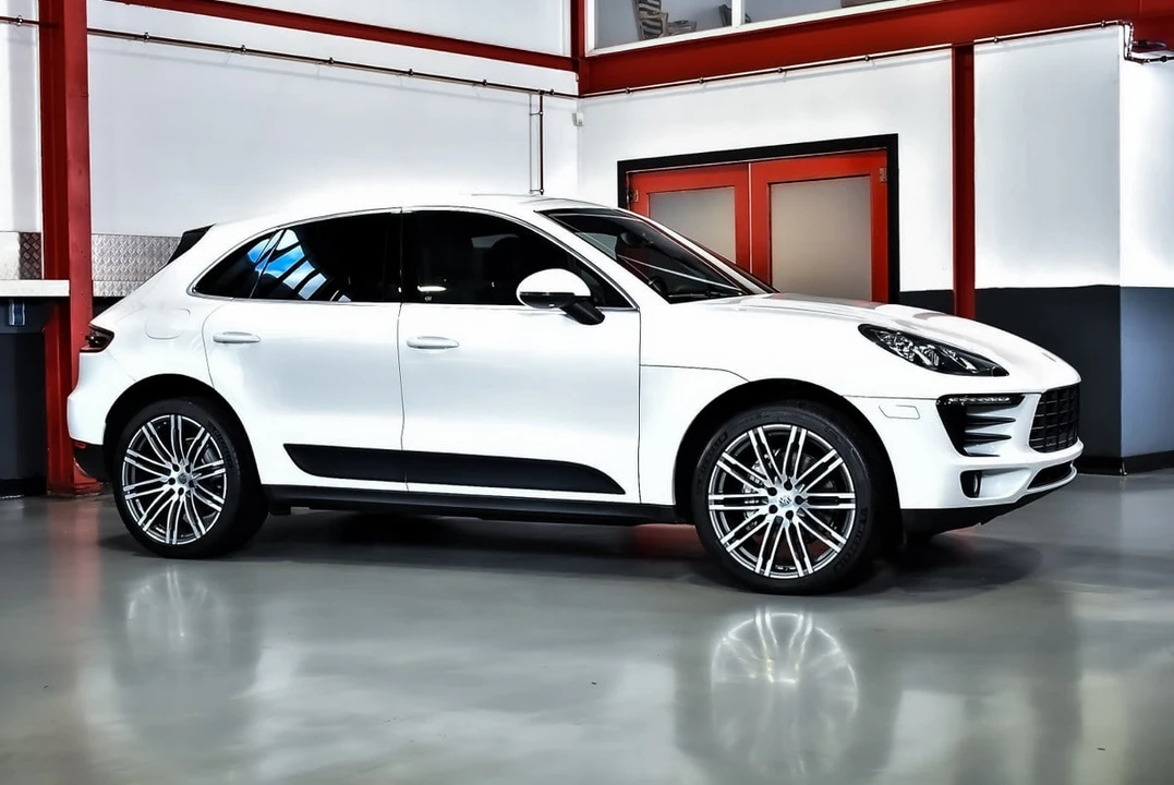 2015 Porsche Macan S - Image 14 of 30