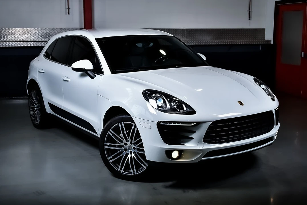 2015 Porsche Macan S - Image 10 of 30