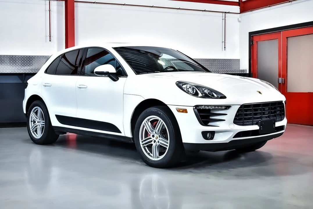 2015 Porsche Macan S - Image 12 of 30