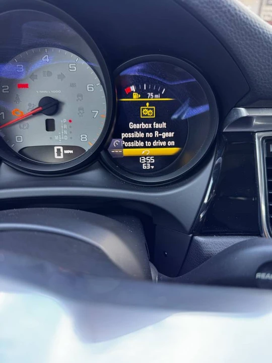 2015 Porsche Macan S - Image 18 of 19