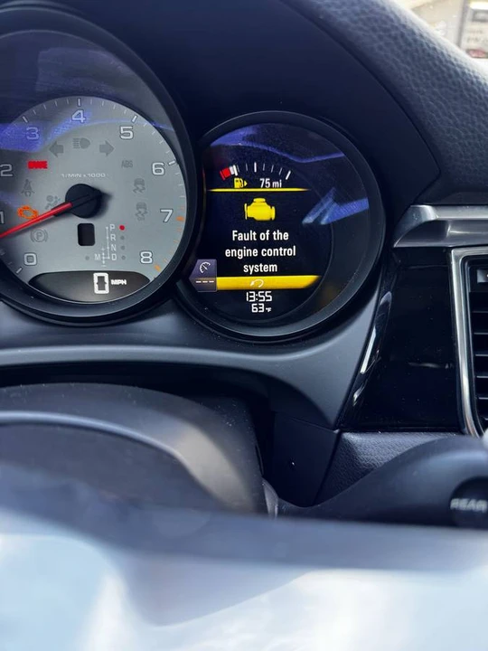2015 Porsche Macan S - Image 17 of 19