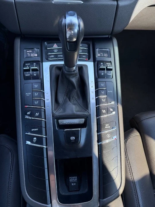 2015 Porsche Macan S - Image 12 of 27