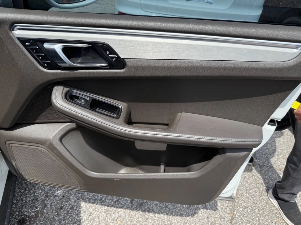 2015 Porsche Macan S - Image 20 of 27