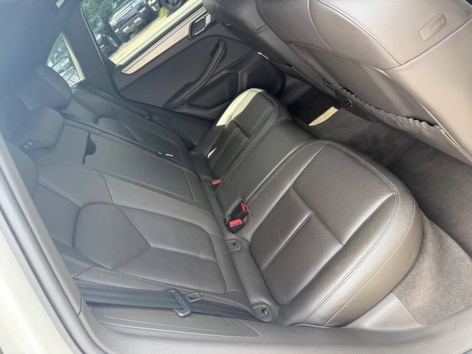 2015 Porsche Macan S - Image 25 of 27