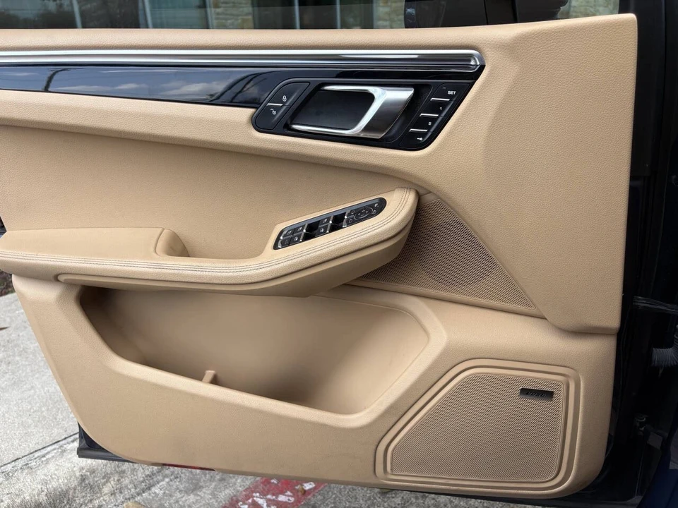 2015 Porsche Macan S - Image 13 of 18