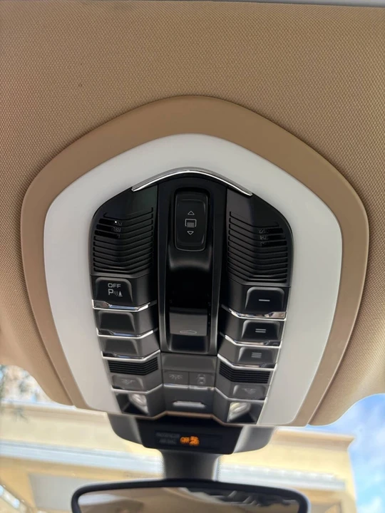 2015 Porsche Macan S - Image 17 of 18