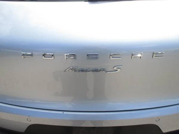 2015 Porsche Macan S - Image 13 of 18