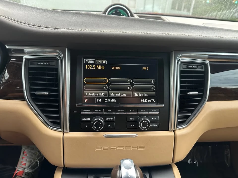 2015 Porsche Macan S - Image 17 of 20