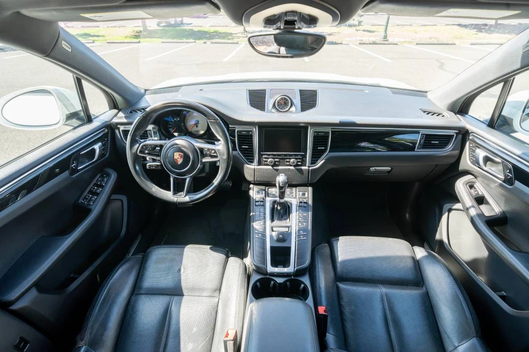 2015 Porsche Macan S - Image 10 of 24