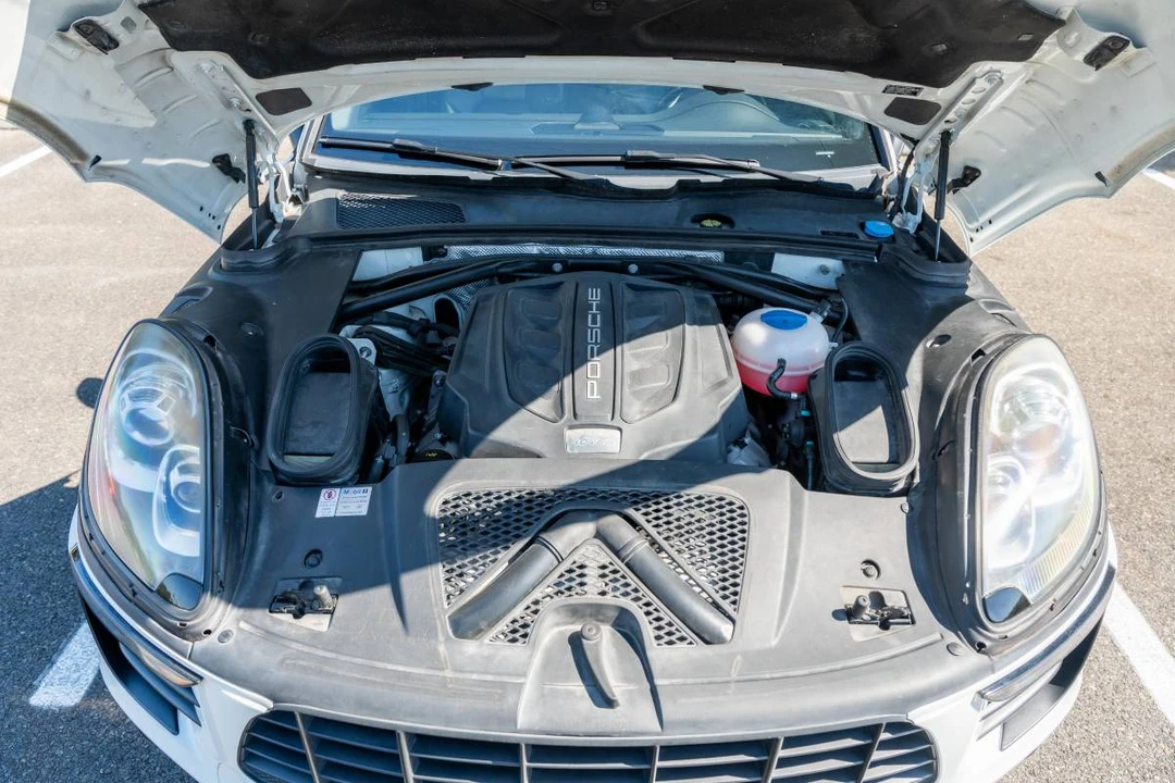 2015 Porsche Macan S - Image 8 of 24