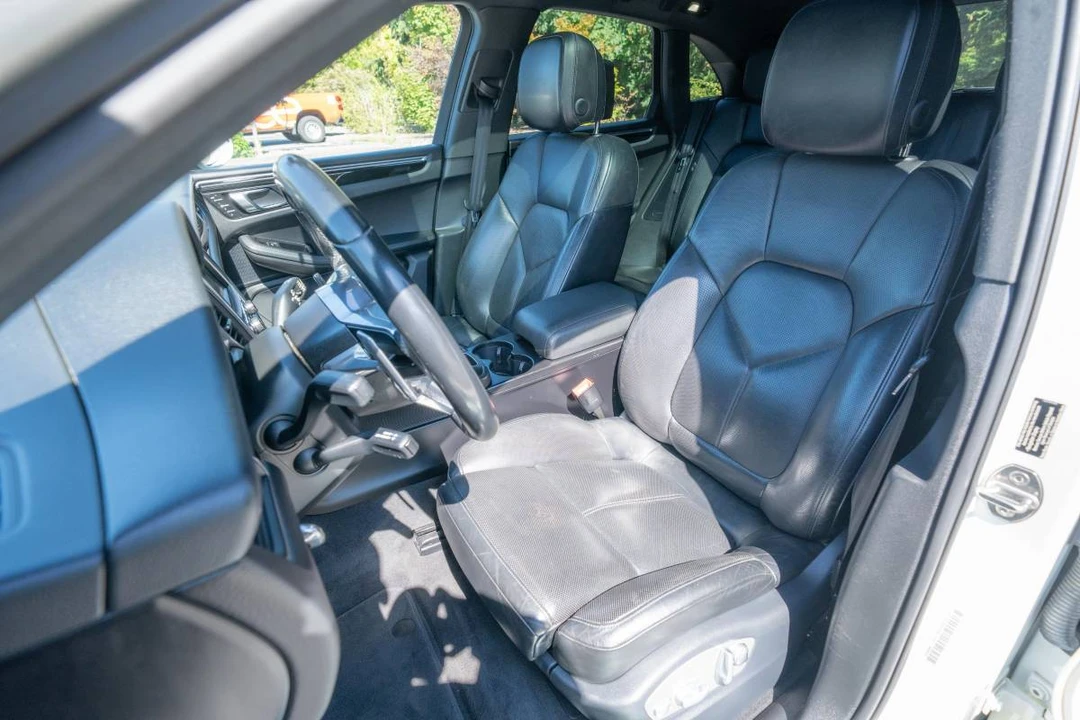 2015 Porsche Macan S - Image 12 of 24