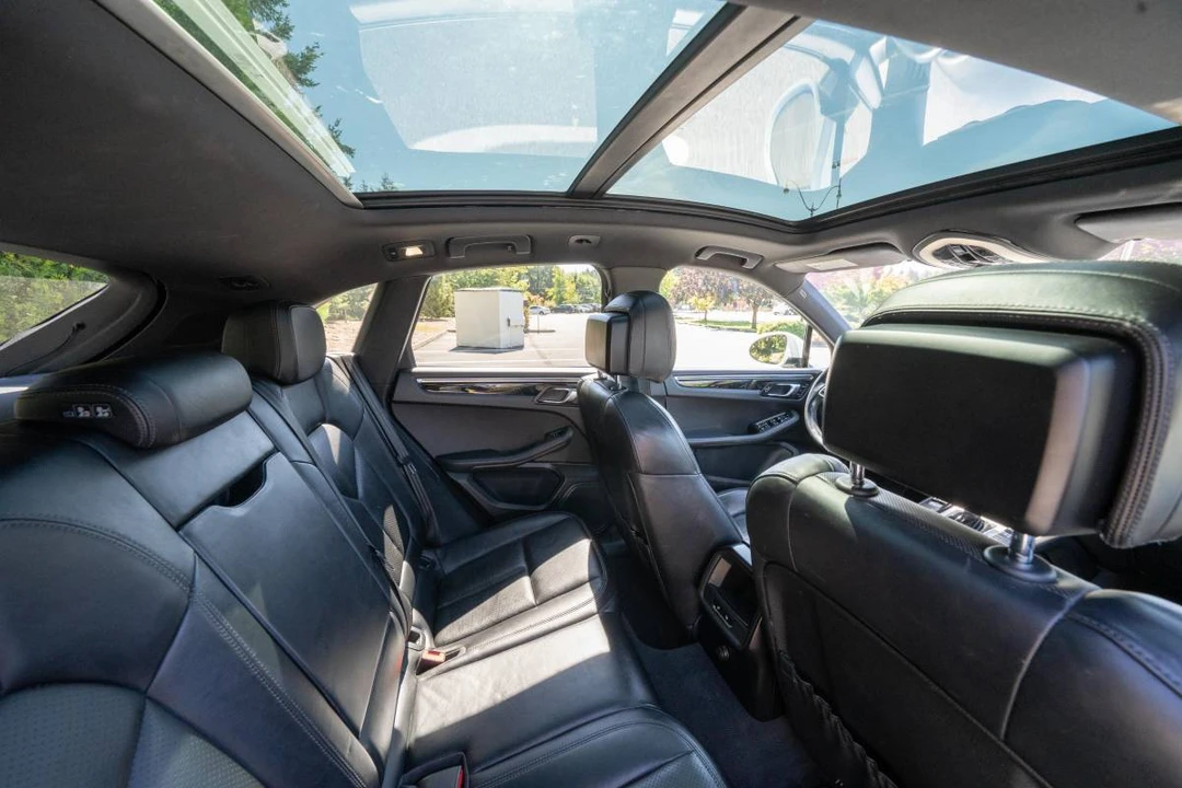 2015 Porsche Macan S - Image 14 of 24