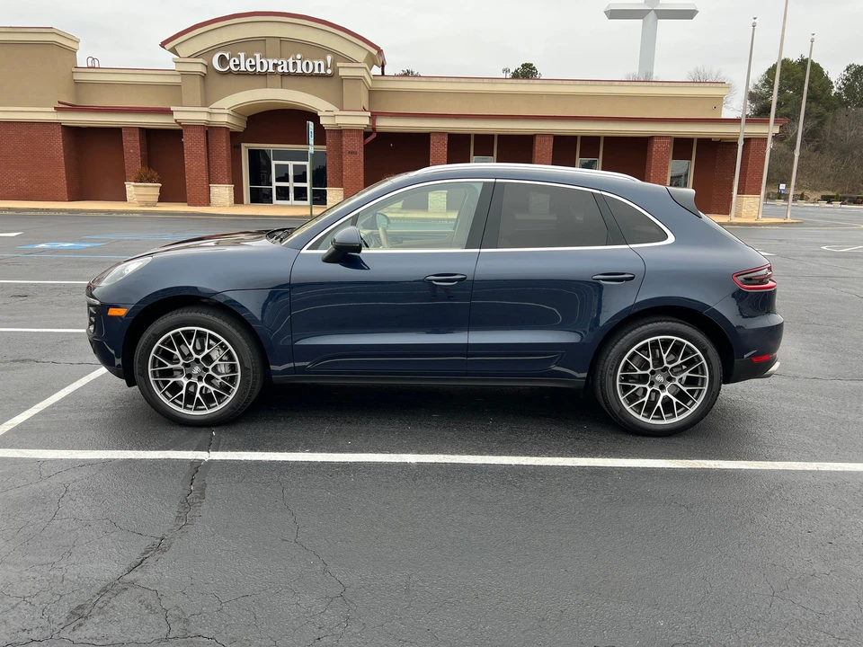 2015 Porsche Macan S - Image 18 of 31