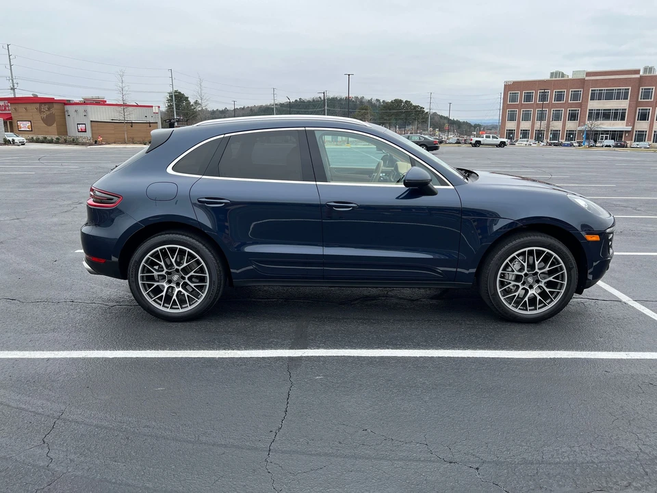 2015 Porsche Macan S - Image 19 of 31