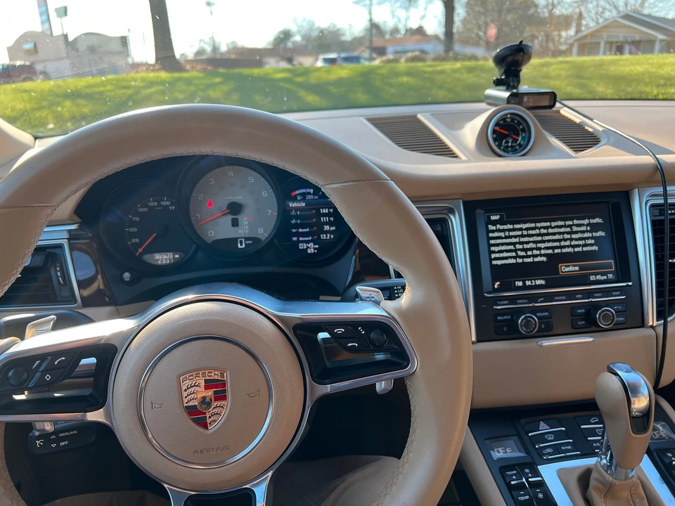 2015 Porsche Macan S - Image 9 of 31