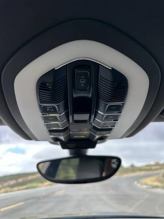 2015 Porsche Macan S - Image 16 of 22