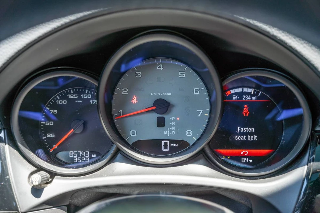 2015 Porsche Macan S - Image 15 of 24