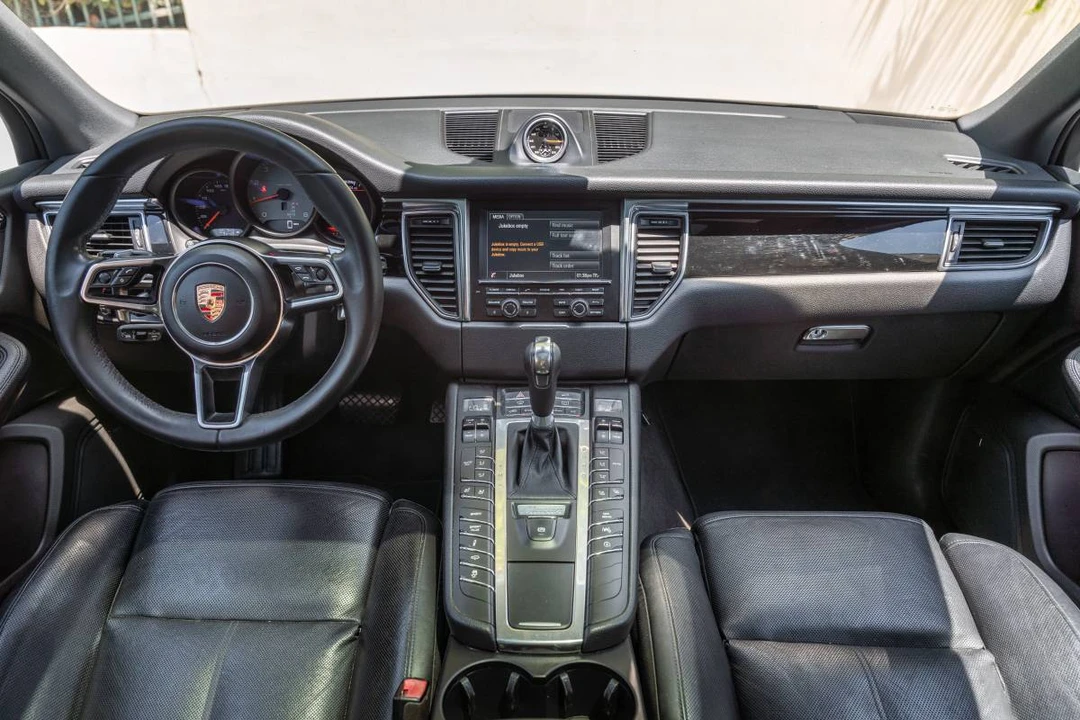 2015 Porsche Macan S - Image 14 of 24