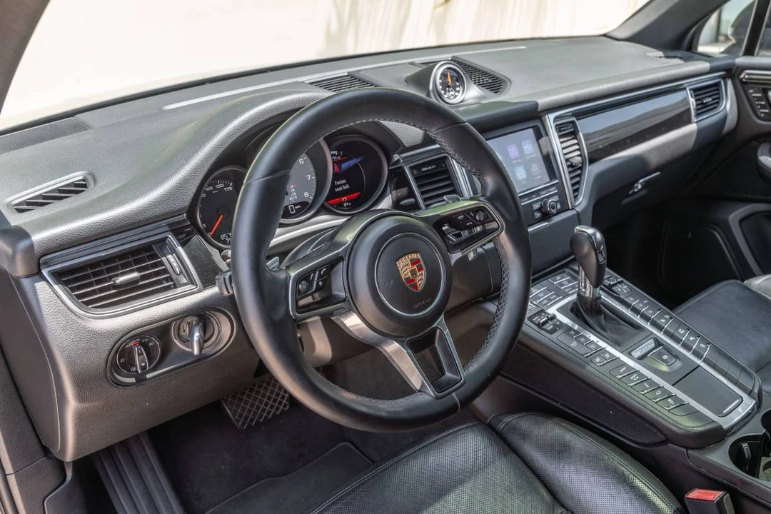 2015 Porsche Macan S - Image 13 of 24