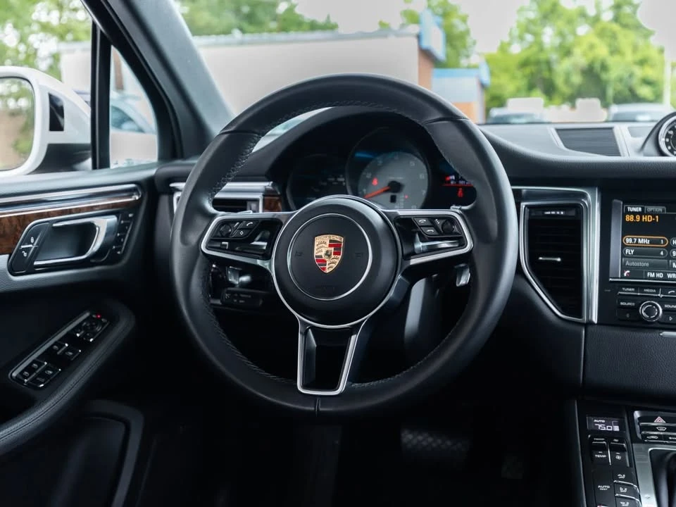 2015 Porsche Macan S - Image 12 of 16