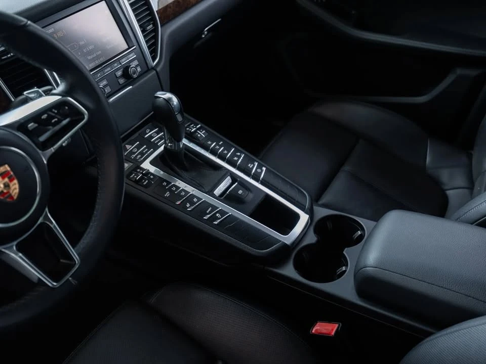 2015 Porsche Macan S - Image 11 of 16