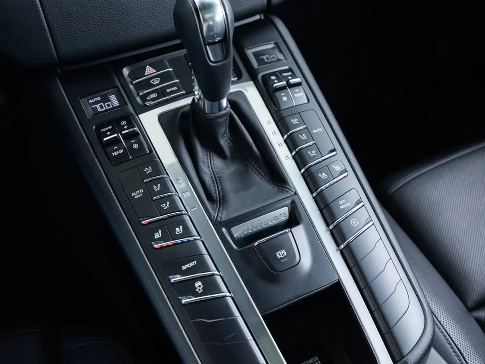 2015 Porsche Macan S - Image 13 of 16