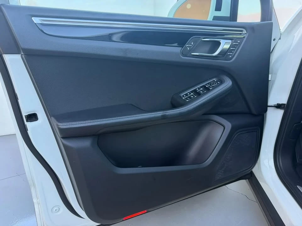 2015 Porsche Macan S - Image 9 of 20
