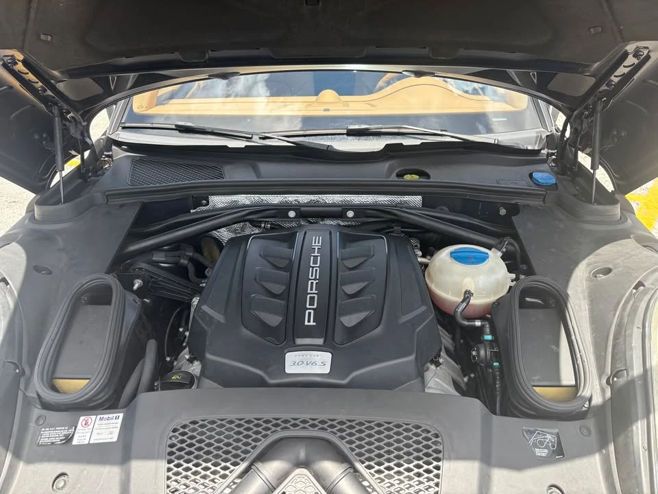 2015 Porsche Macan S - Image 15 of 20