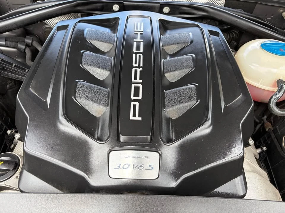 2015 Porsche Macan S - Image 16 of 18