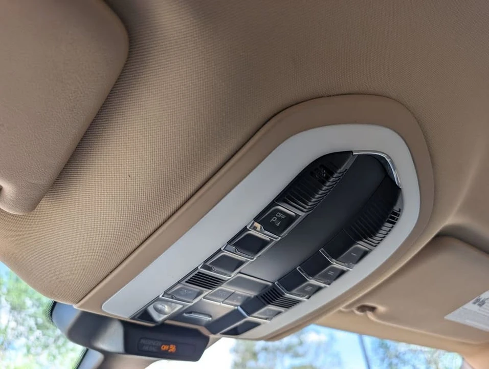 2015 Porsche Macan S - Image 12 of 20
