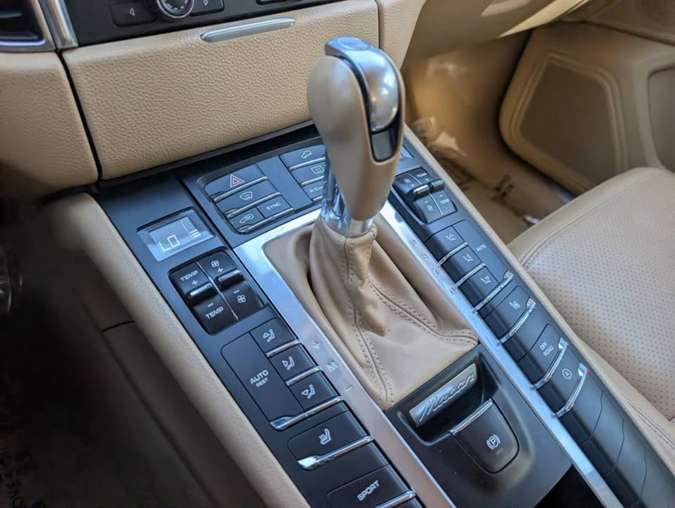 2015 Porsche Macan S - Image 9 of 20