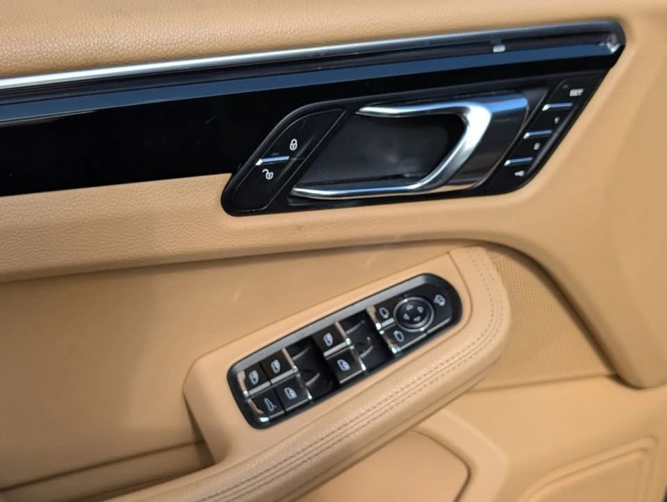 2015 Porsche Macan S - Image 11 of 20