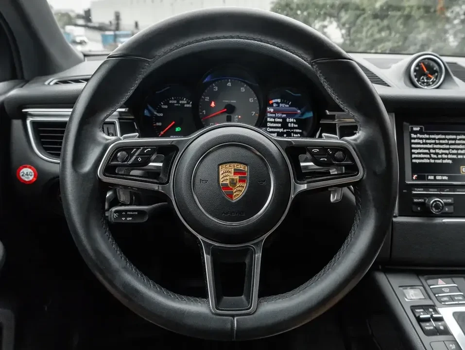 2015 Porsche Macan S - Image 10 of 20