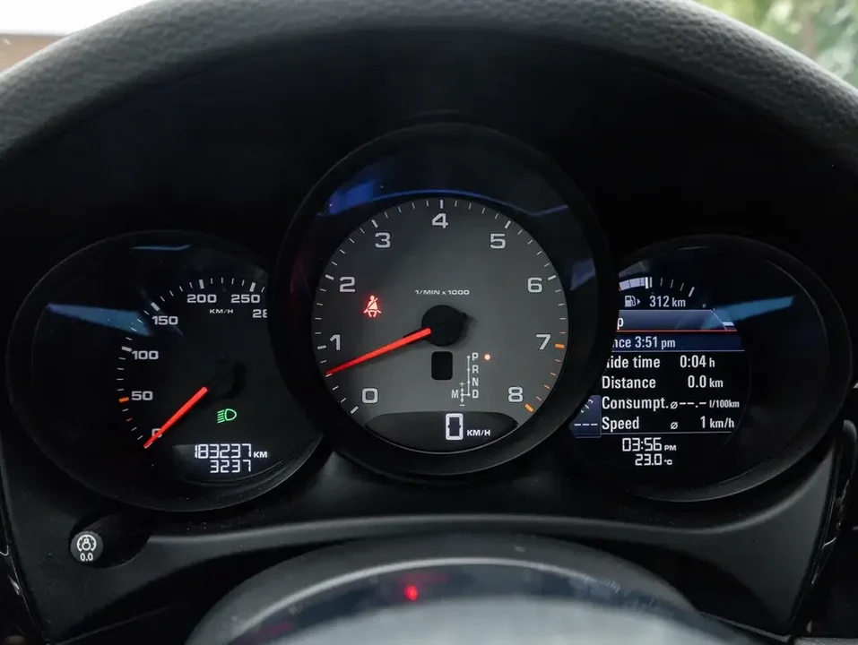 2015 Porsche Macan S - Image 11 of 20