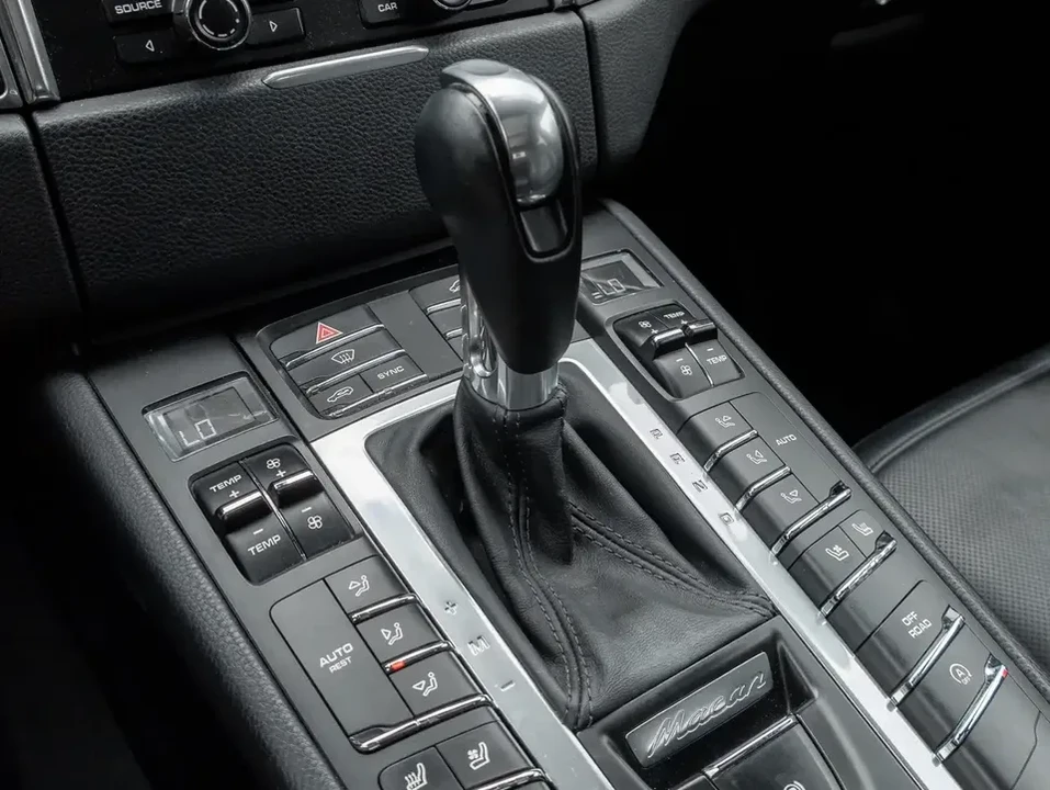 2015 Porsche Macan S - Image 19 of 20