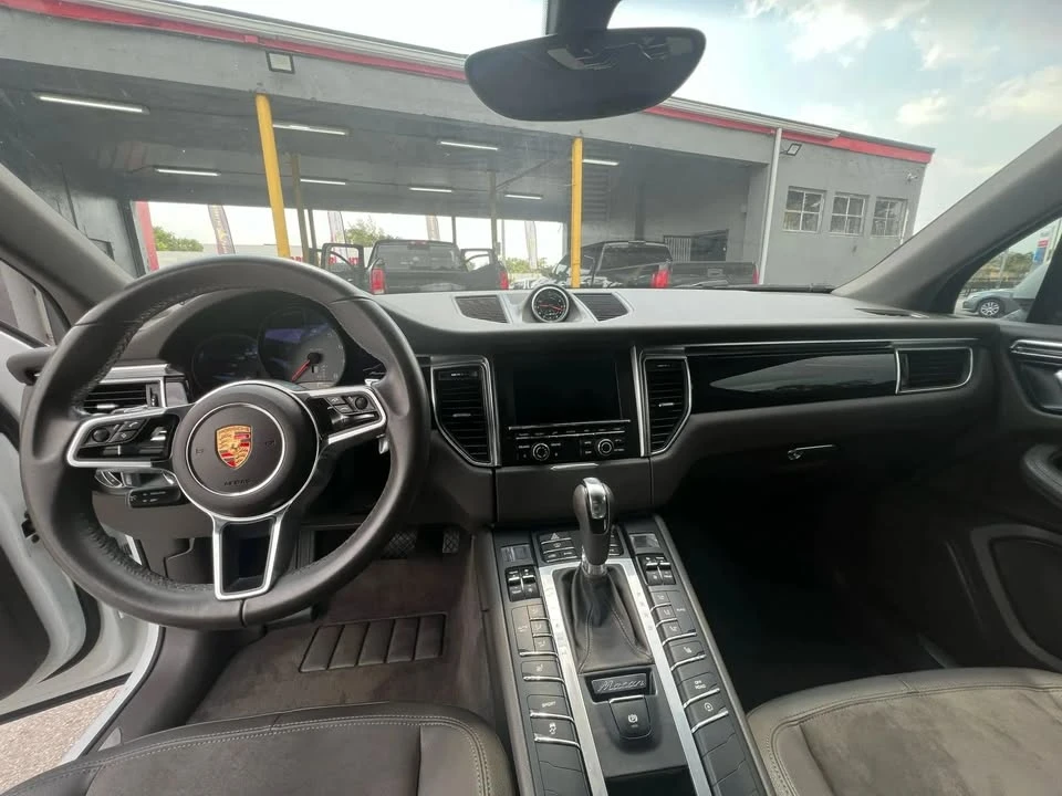 2015 Porsche Macan S - Image 16 of 18