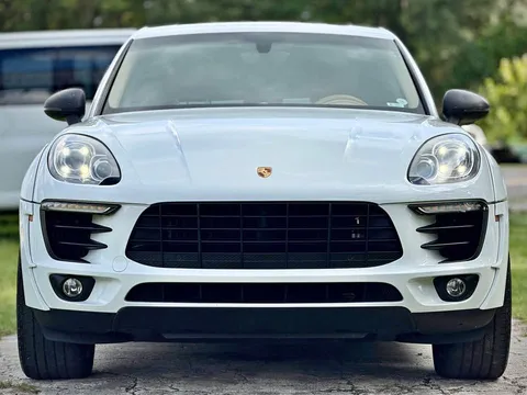 2015 Porsche Macan S Sport Utility 4D
