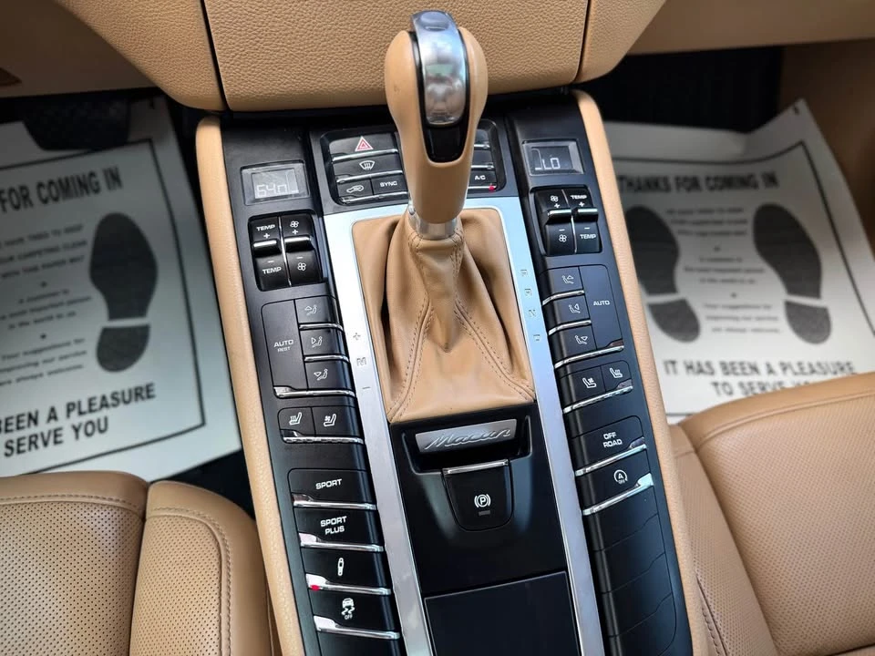 2015 Porsche Macan S - Image 13 of 20