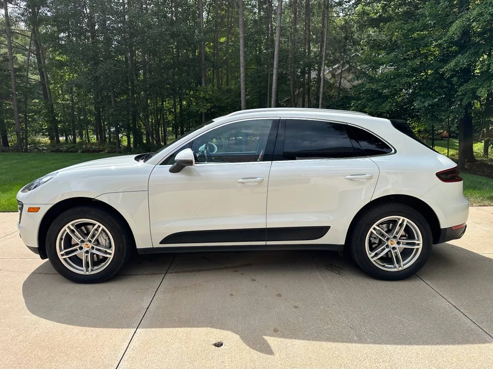 2015 Porsche Macan S - Image 2 of 22