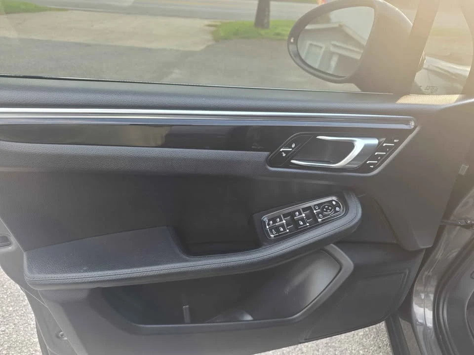2015 Porsche Macan S - Image 8 of 20