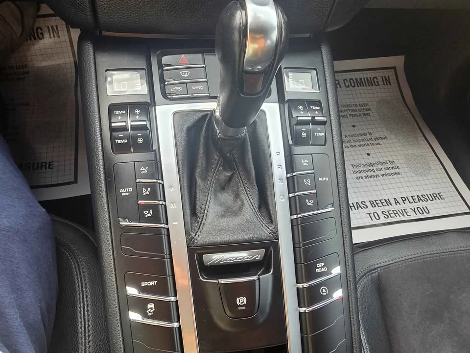 2015 Porsche Macan S - Image 18 of 20