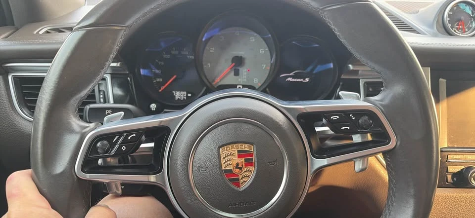 2015 Porsche Macan S - Image 17 of 20