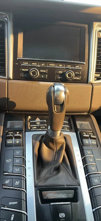 2015 Porsche Macan S - Image 19 of 20