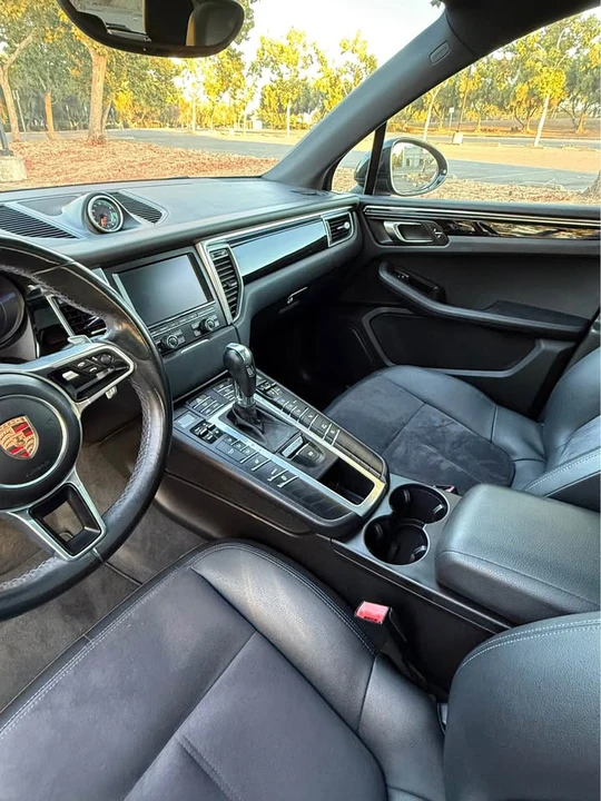 2015 Porsche Macan S - Image 11 of 13